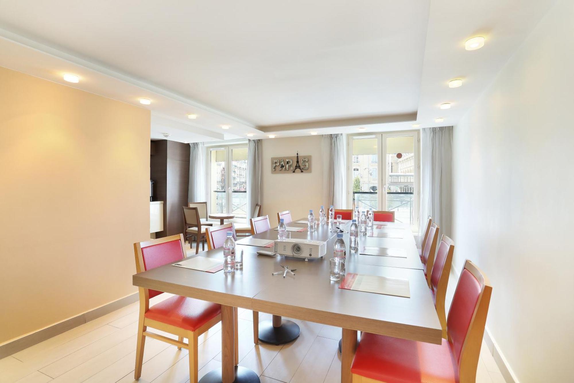 Le Grand De Normandie Hotel 4*